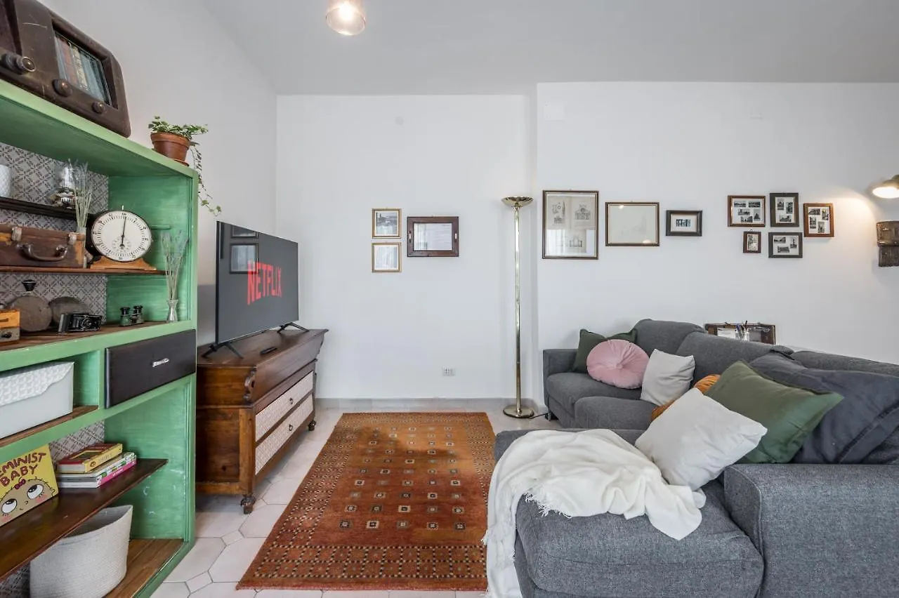 Dalla Bruna - Above The Roofs Of The Centre Modena Apartment